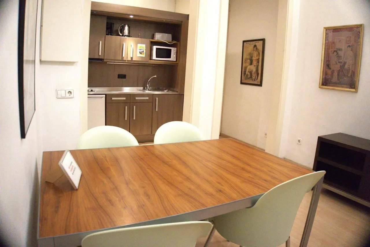 Apartaments Sant Jordi Fontanella Barcellona Spagna