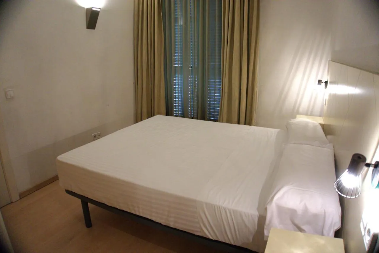 Apartaments Sant Jordi Fontanella Barcellona