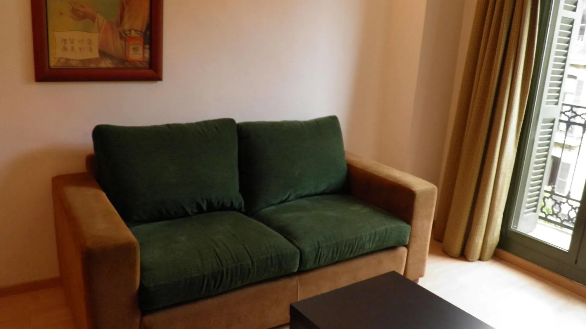 Apartaments Sant Jordi Fontanella Barcellona